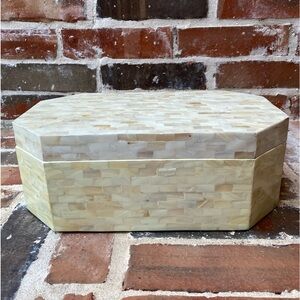 Z Galleria Box: Isla Shell Mosaic